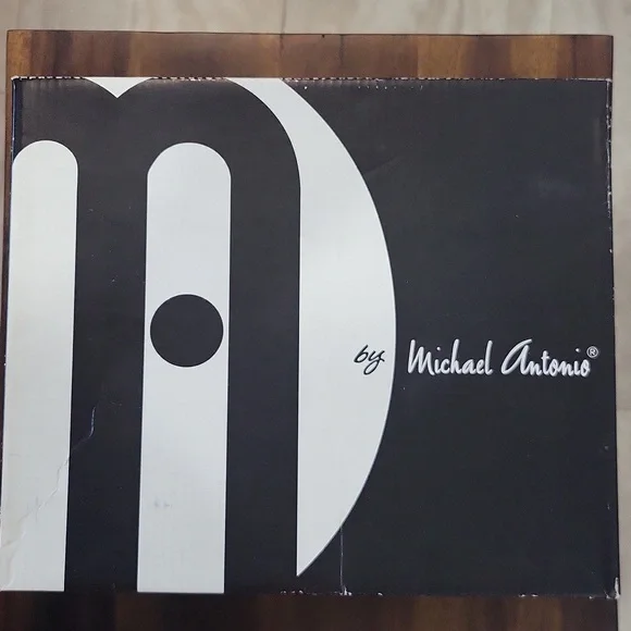 PRE-LOVED๐ Michael Antonio Latanya Cherry Red Patent Leather Platform Pumps! - Picture 11 of 12